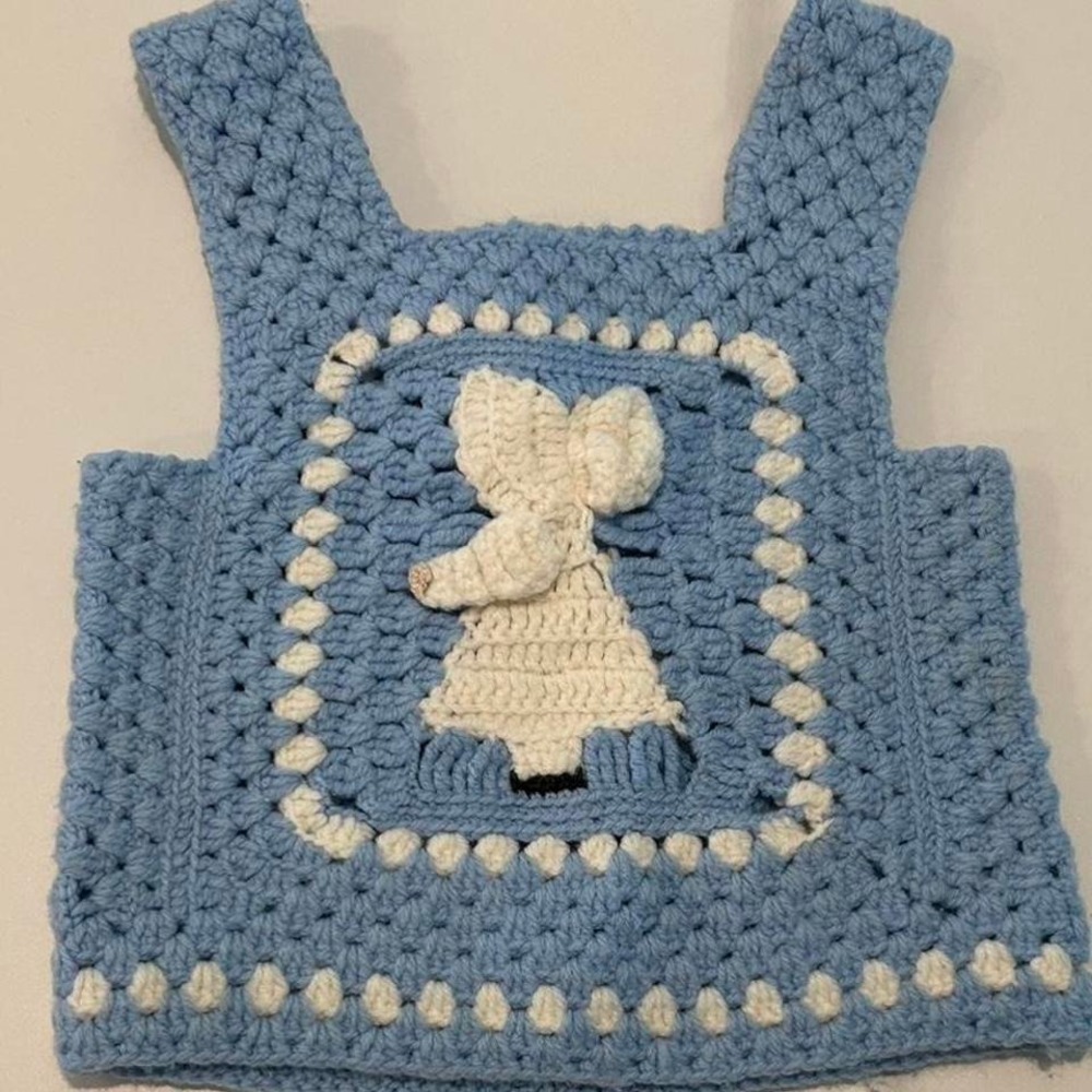 Vintage 70s Blue and white crochet vest with cute bonnet child design